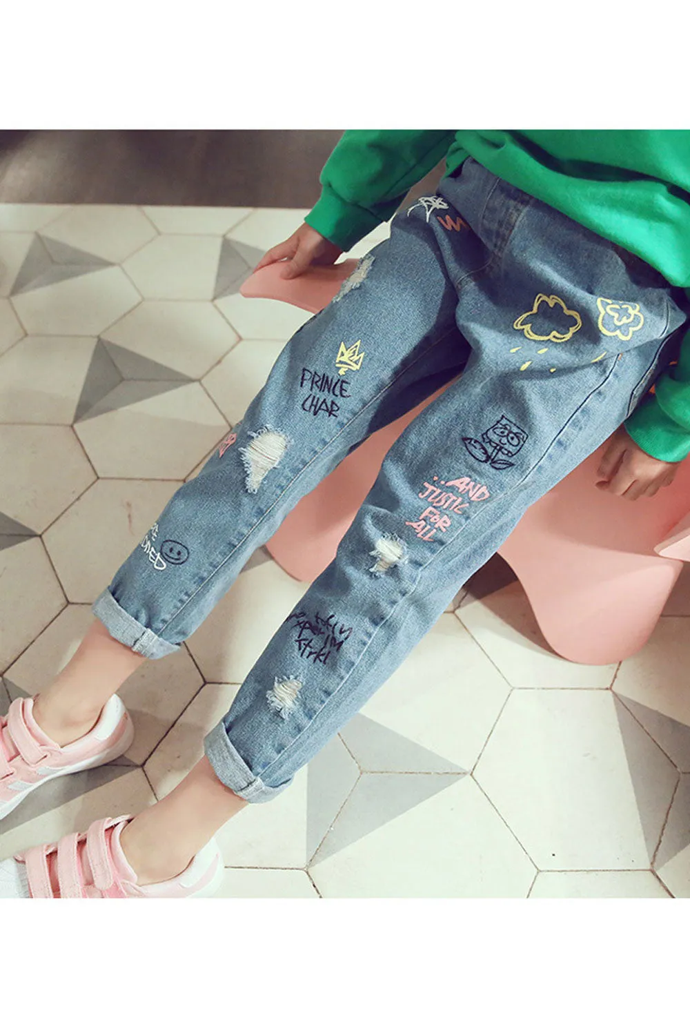 Kids Girls Graffiti Printed Comfortable Ripped Style Jeans - GJNC31426